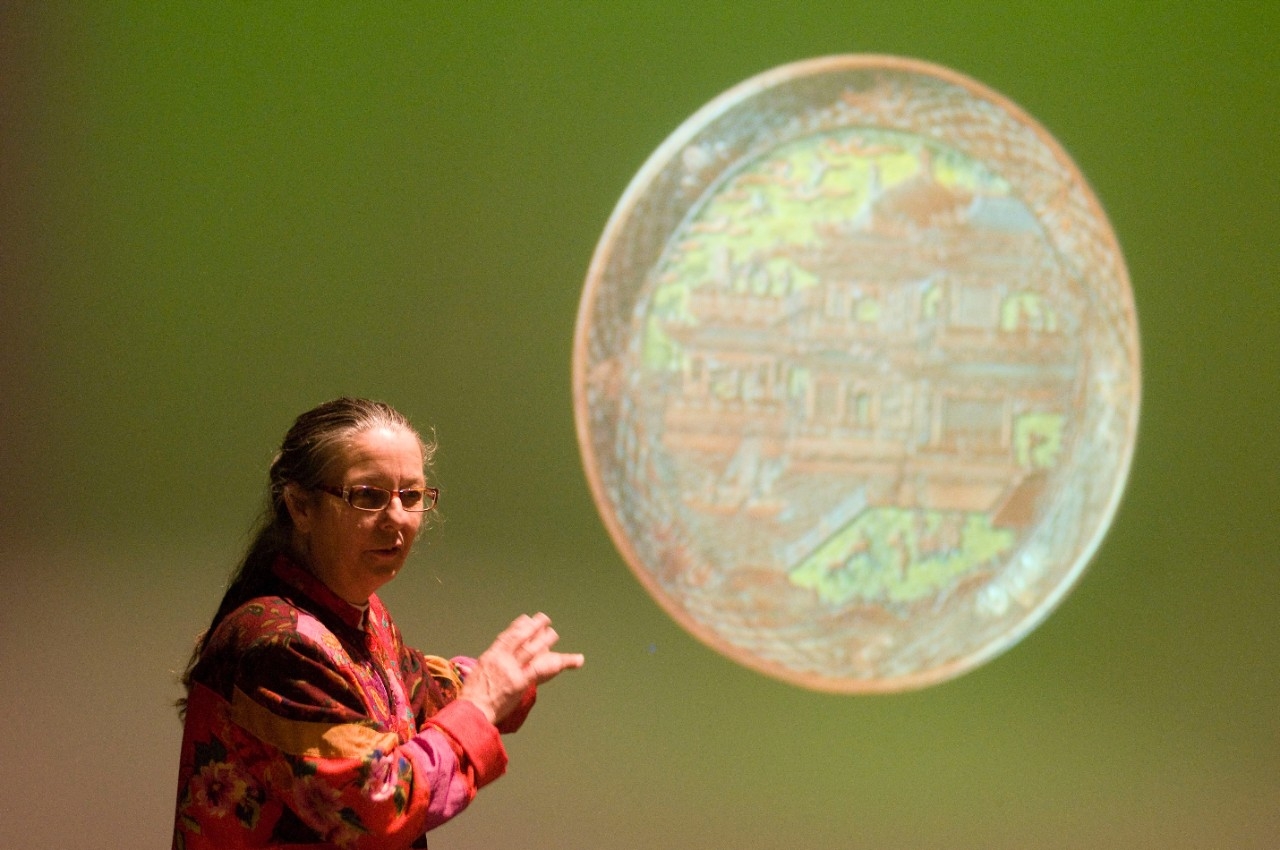 Teacher teaching art history class