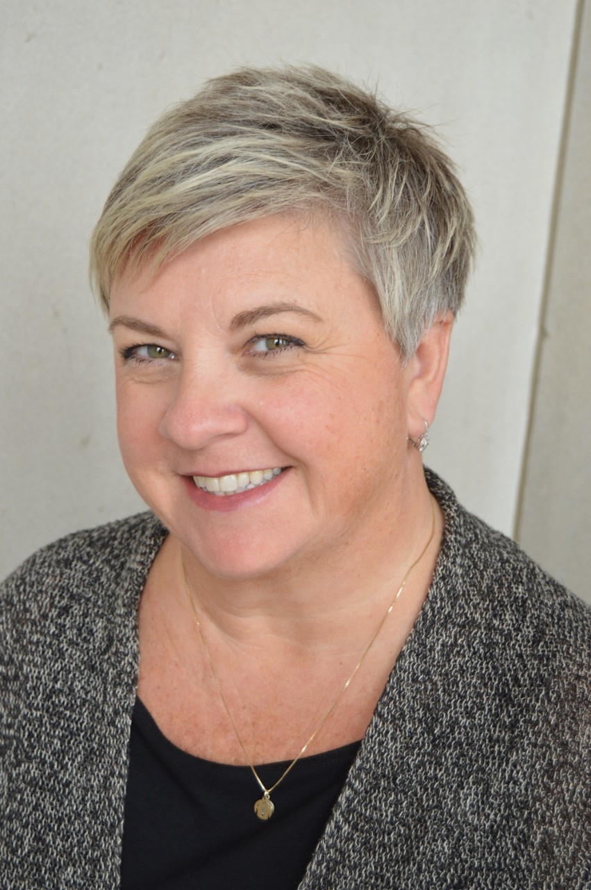 Angela Cook headshot