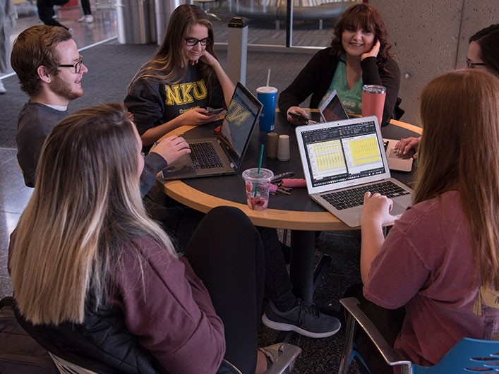 Student's working together