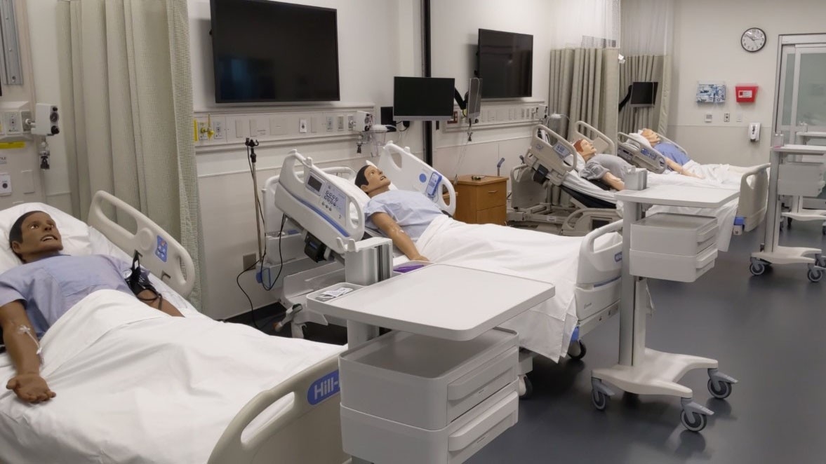 Patient simulators in critical care simiulation room.