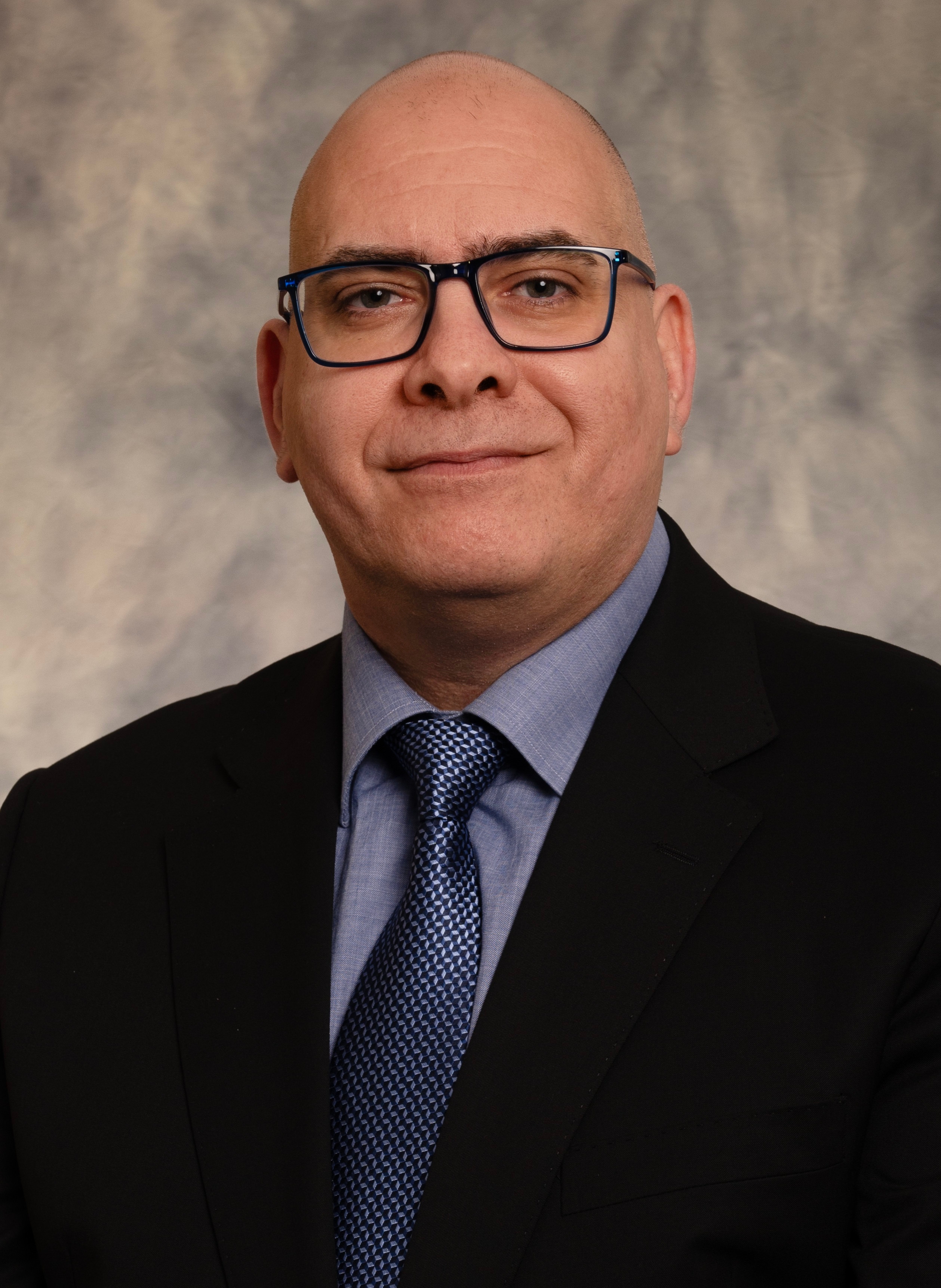 Headshot of Usamah Al-Farhan