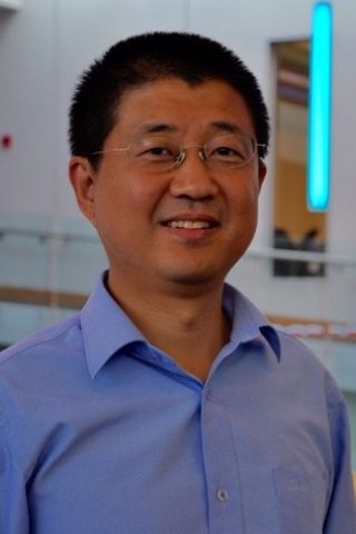 Photo of Yi Hu