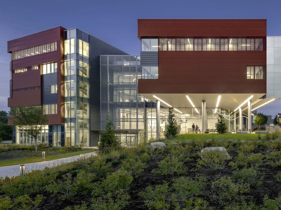 IHI Building
