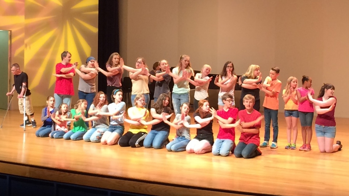 Young students get acquainted on the SOTA stage