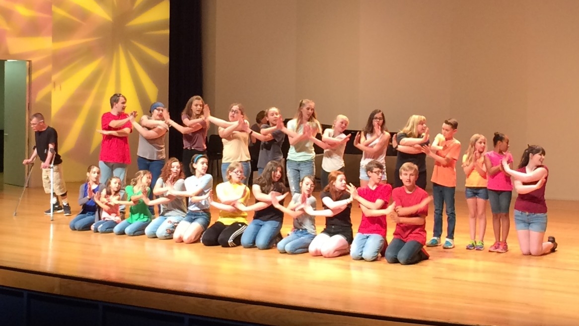 Young students get acquainted on the SOTA stage